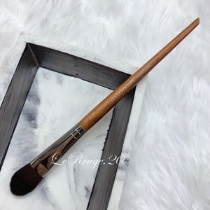 Make up for ever 144 precision highlighter brush